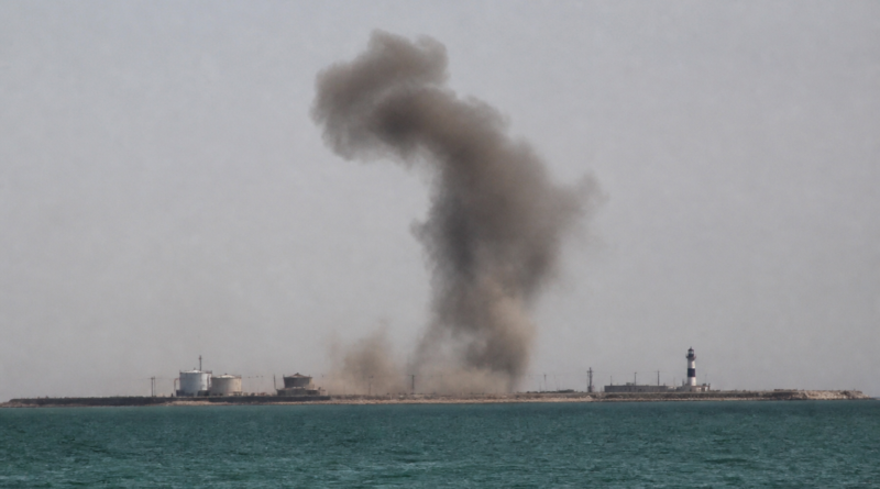 Explosion Reported Near Iran's Larak Island in Strategic Strait of Hormuz