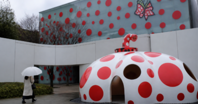 Yayoi Kusama, Visionary Artist of Polka-Dot Worlds, Dies at 97